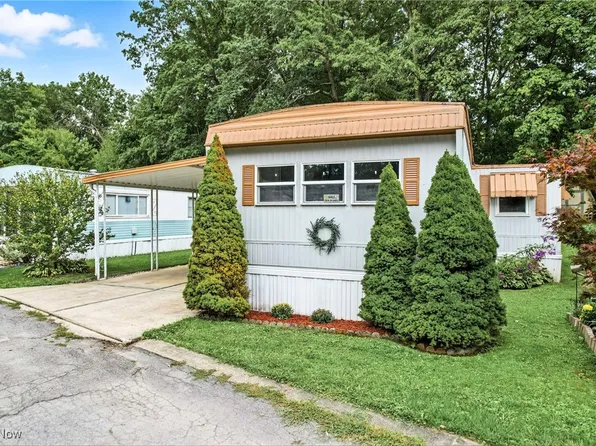 130 Hickory Ln SW, Warren, OH 44481