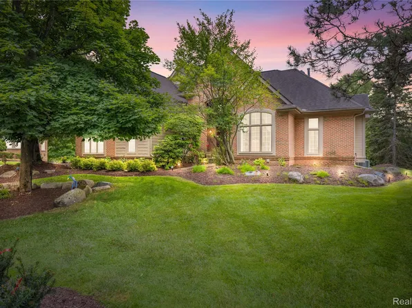 6567 Claremore Ct, West Bloomfield, MI 48322