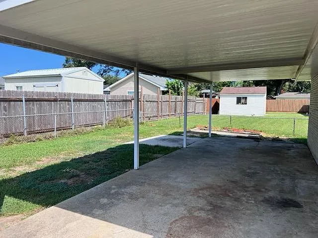 300 N Bengal Rd — Photo 12