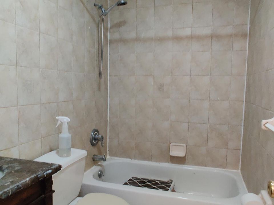 2nd image of 2585 Schurz Ave #3