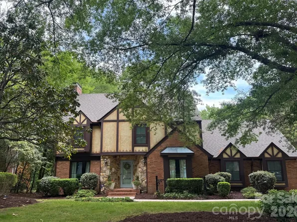 5101 Lindstrom Dr, Charlotte, NC 28226