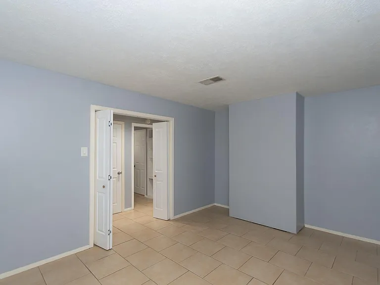 4210 Cork Ln — Photo 8
