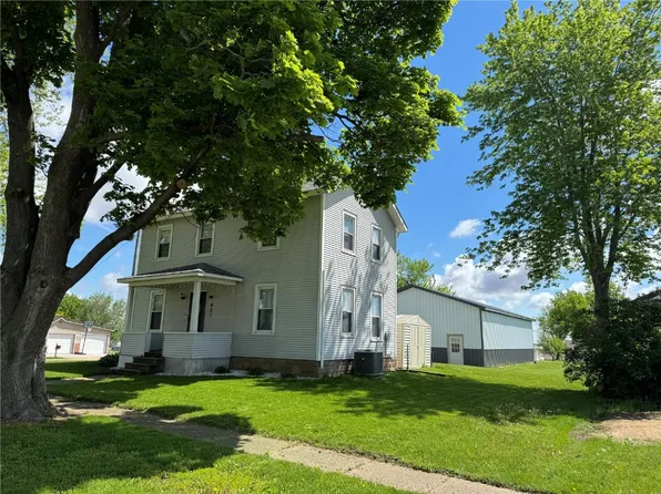 401 9th Ave, Clarence, IA 52216