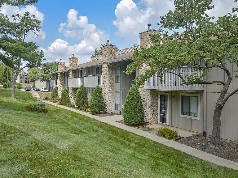 Hillcrest Estates — Photo 20