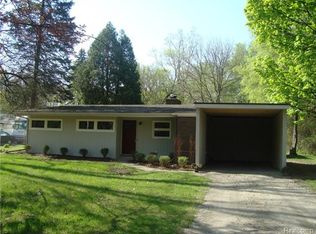 25159 Larkin Ave, Southfield, MI 48033
