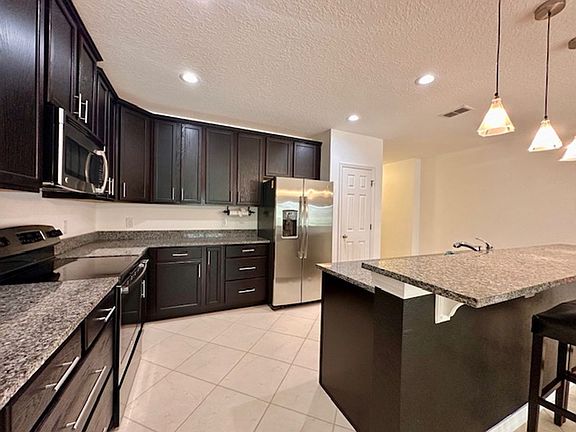 4th image of 23800 Companero Dr