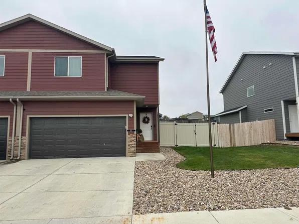 611 Copperfield Dr, Rapid City, SD 57703