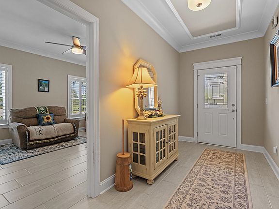 3rd image of 2100 Clematis Ct.