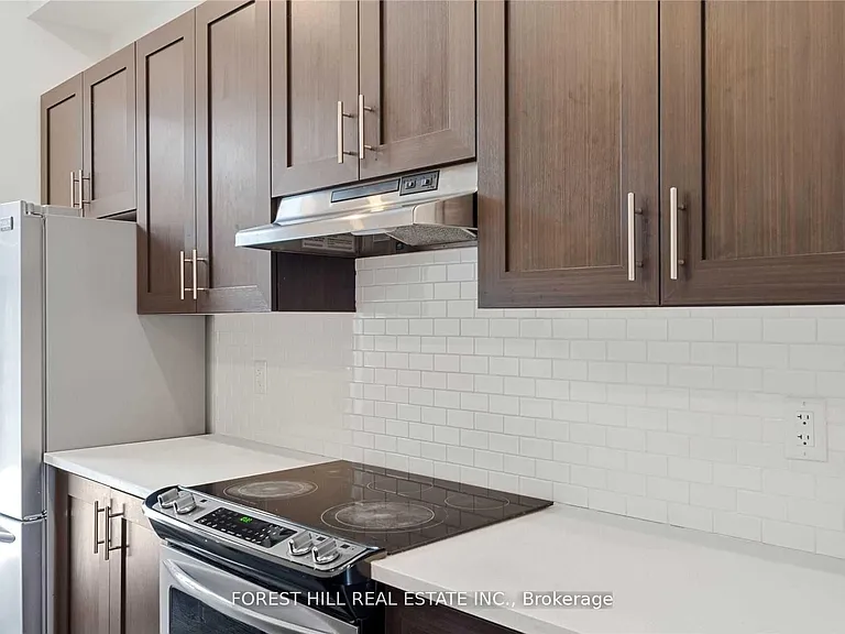9144 Bathurst St — Photo 16