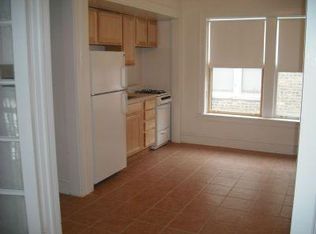 6045 N Winthrop Ave, Chicago, IL 60660