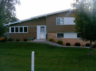 1201 Shorewood Dr, La Crosse, WI 54601