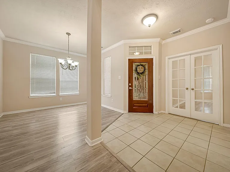 18106 Linden Forest Ln — Photo 2