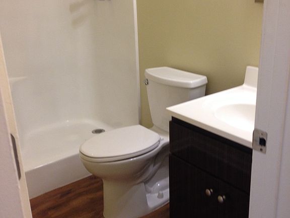 5th image of 412 W 8th St APT 402