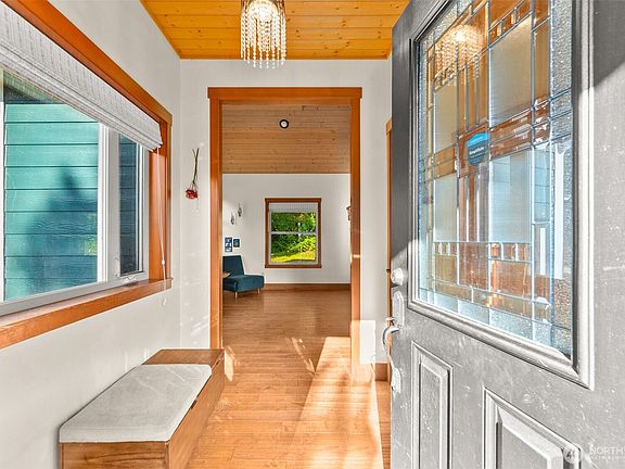 3rd image of 222 Oxbow Lake Lane