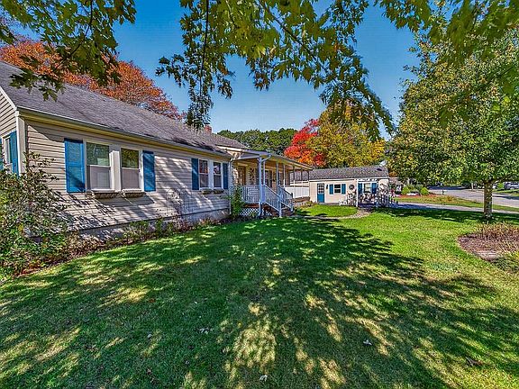 4th image of 94 Grove Ln