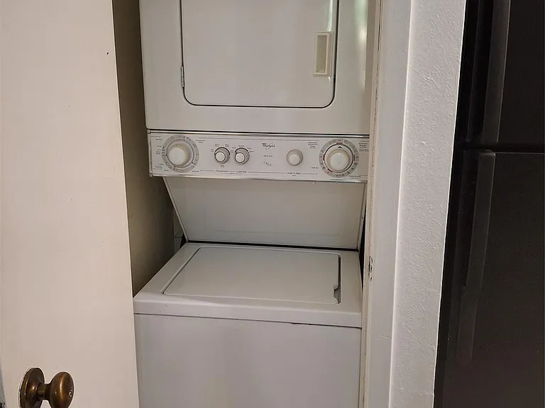 2025 Augusta Dr #205 — Photo 10