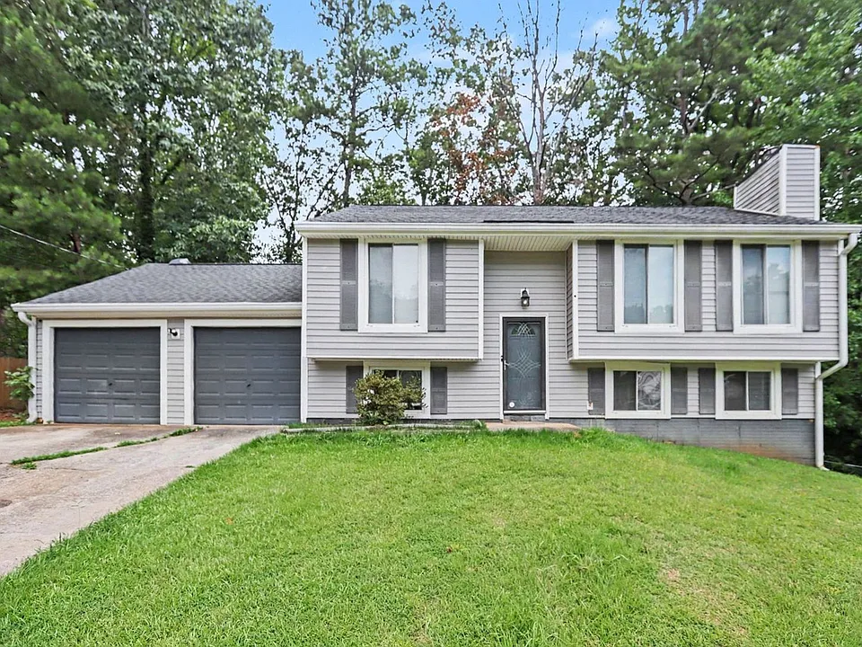 1380 Muirfield Dr