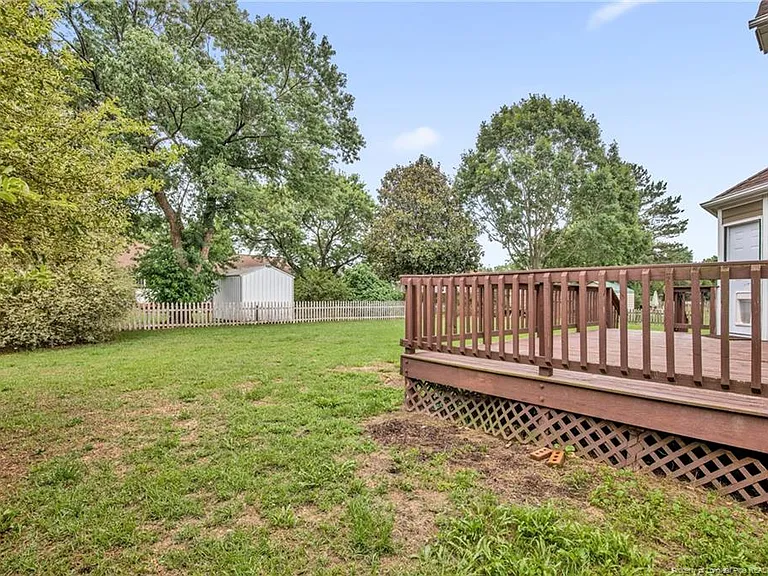 1183 Helmsley Dr — Photo 35