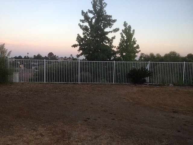 1st image of 966 Bel Air Dr E