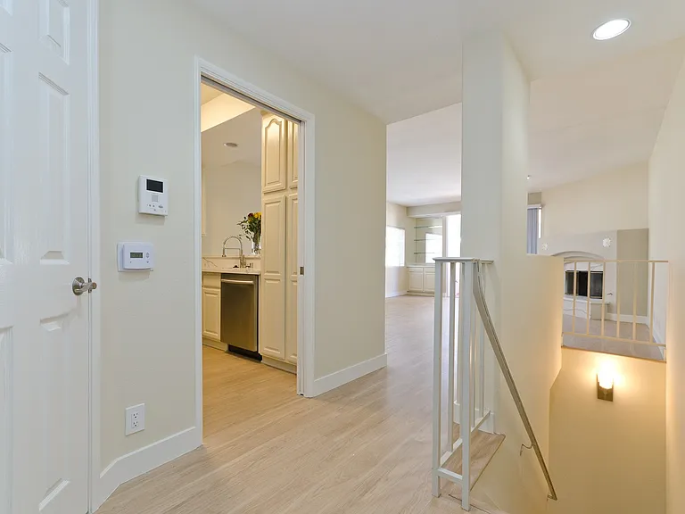 1230 Wellesley Ave #205 — Photo 7