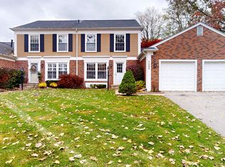 1226 Kings Cove Ct, Rochester, MI 48306