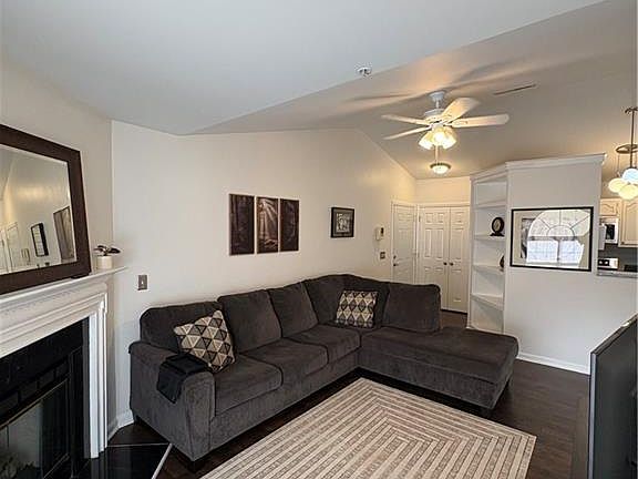 2nd image of 131 Rivertree Ln