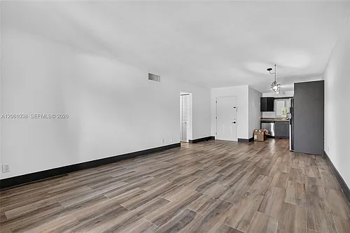 1939 Jefferson St #302 Photo 1