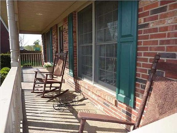 3rd image of 156 Hoover Cir