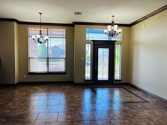 3rd image of 1001 Baybrook Dr