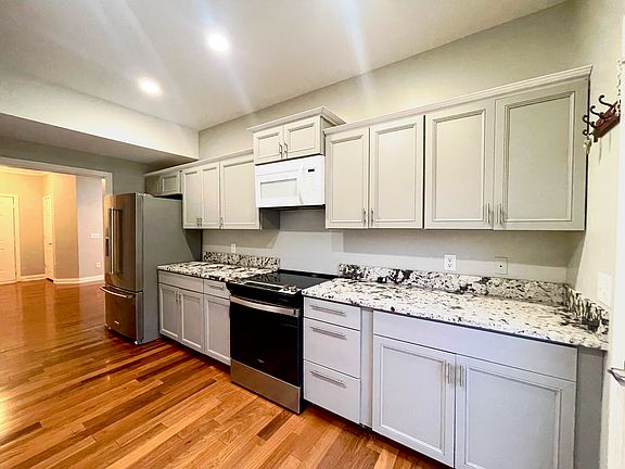 3rd image of 4378 Clearwater Way