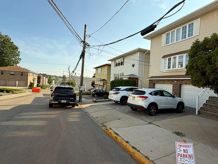 231 Sedore Ave #1 — Photo 17