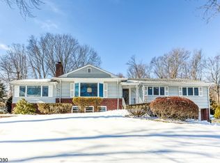 380 Upland Rd, Mountainside, NJ 07092