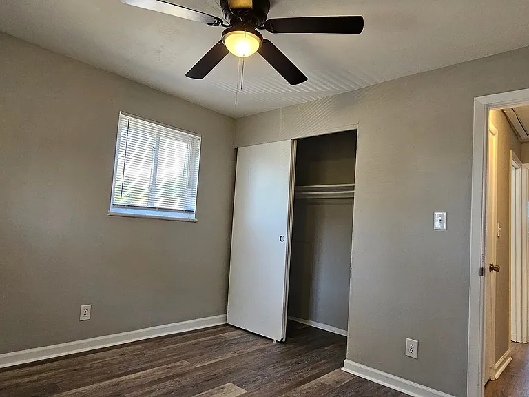 5456 - 5462 Misty Lane — Photo 3