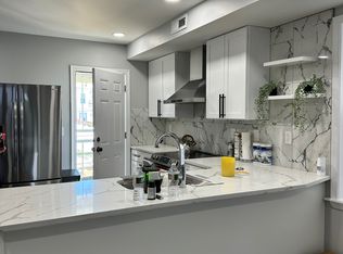 582 E Sanger St, Philadelphia, PA 19120