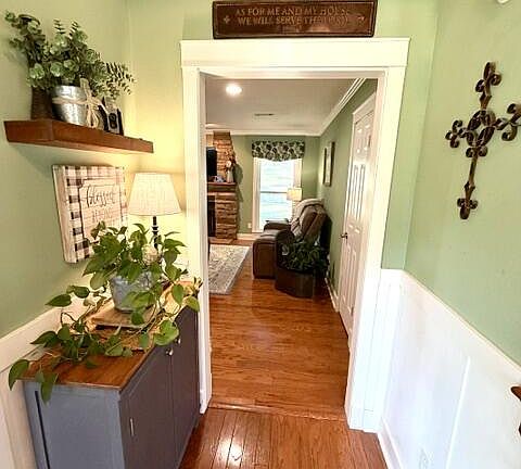 2nd image of 131 Waterford Pl