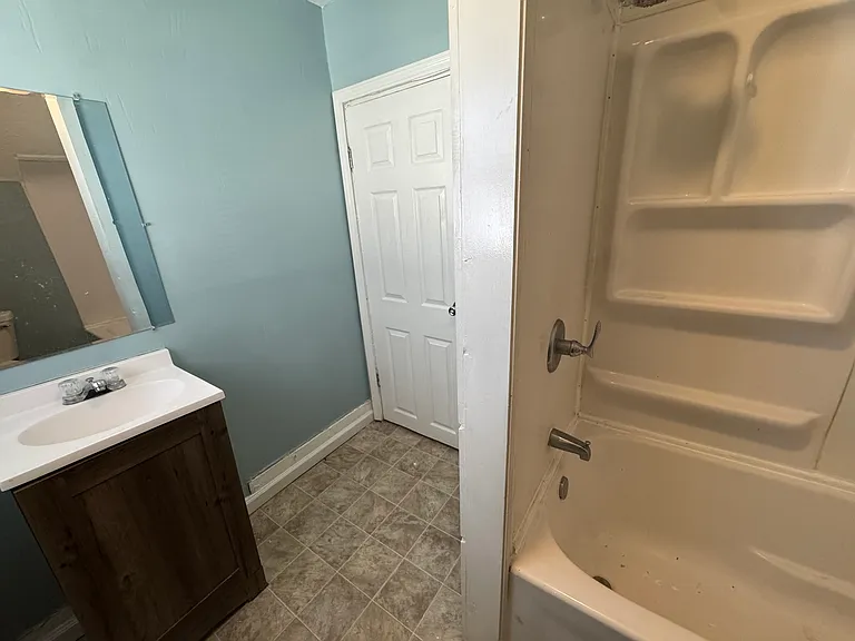 1805 N Wabash Ave #1/2 — Photo 2