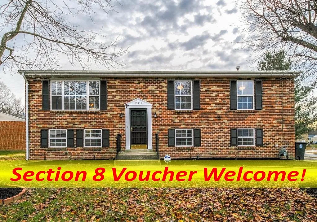 6 bed, 2432 sqft, $4,950 — Photo 1