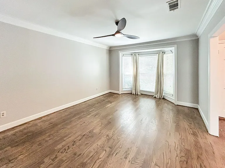 7500 Roswell Rd #11 — Photo 4