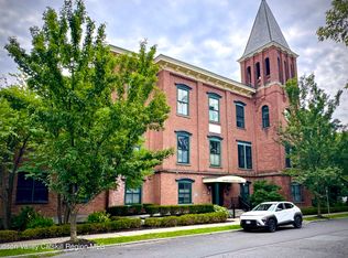 214 W Chestnut Street #202, Kingston, NY 12401