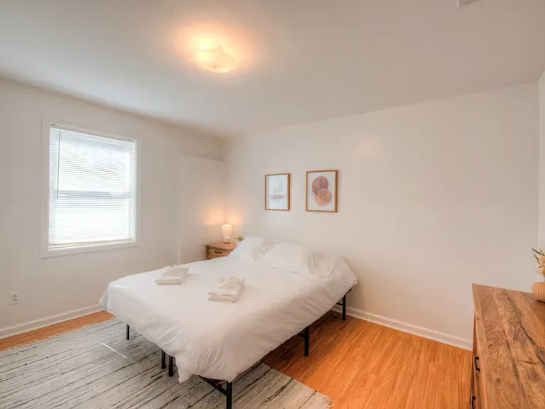 1444 Thomas Ln — Photo 12