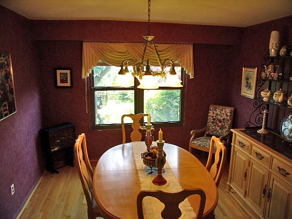 4th image of 315 Parkview Way
