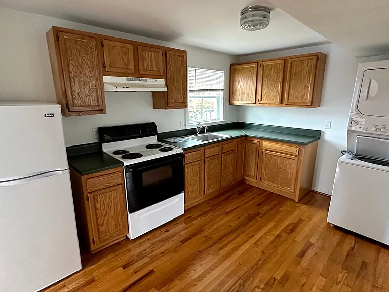 213 Douglas Ave #B — Photo 5