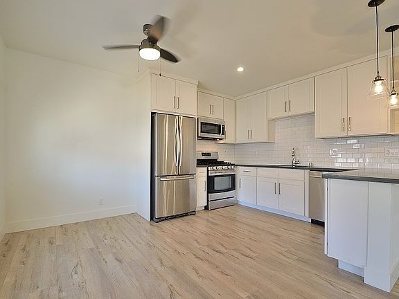 4th image of 1335 Manhattan Beach Blvd APT 3