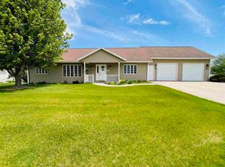 130 S Charles Ave, Marengo, IA 52301