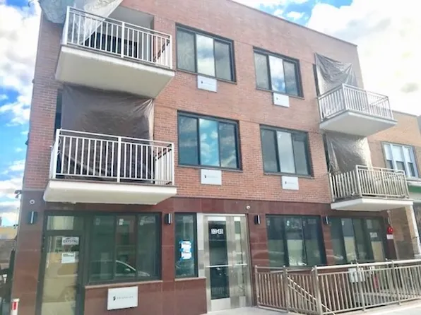 32-45 34th St #3R, Astoria, NY 11106