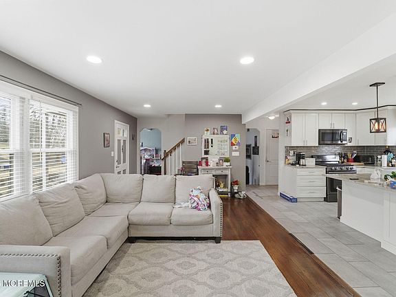 4th image of 14 Juniper Avenue