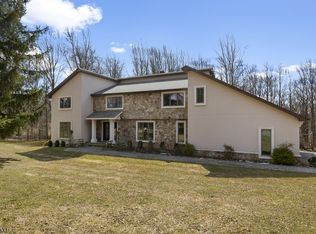 11 Fieldstone Rd, Tewksbury Twp, NJ 07830