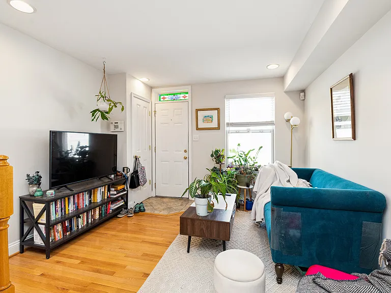 409 S Duncan St — Photo 5