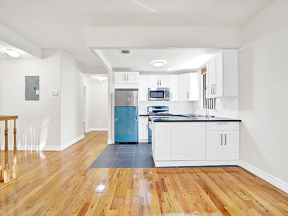 4th image of 2547 W 15th St #1H1