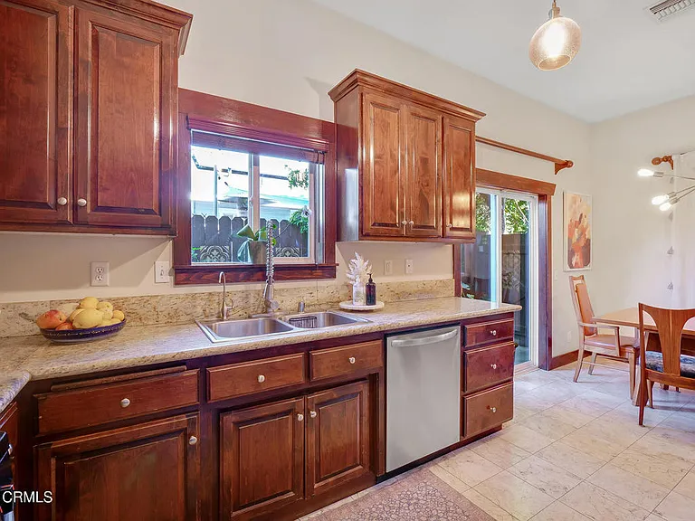 475 Cypress Ave — Photo 14
